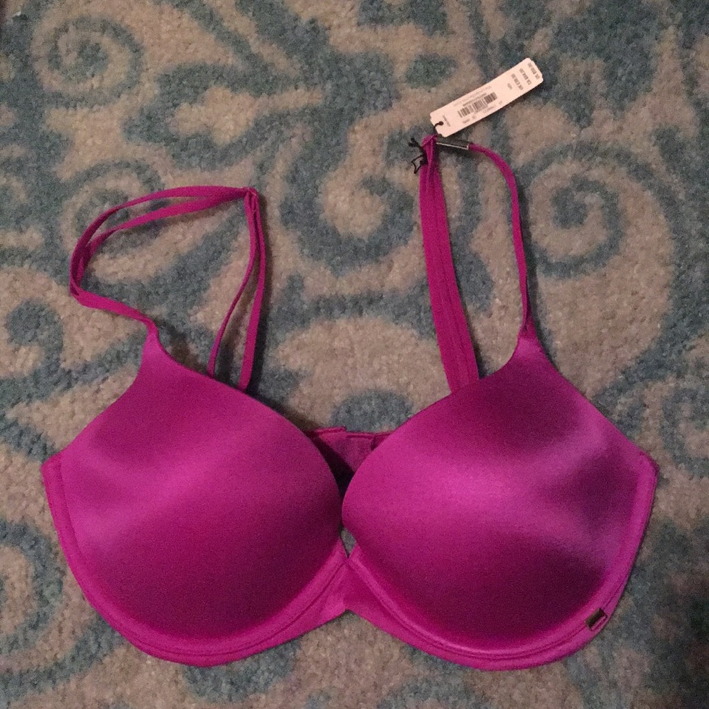 NWT Victoria’s Secret Lightly Lined Bra 34DD